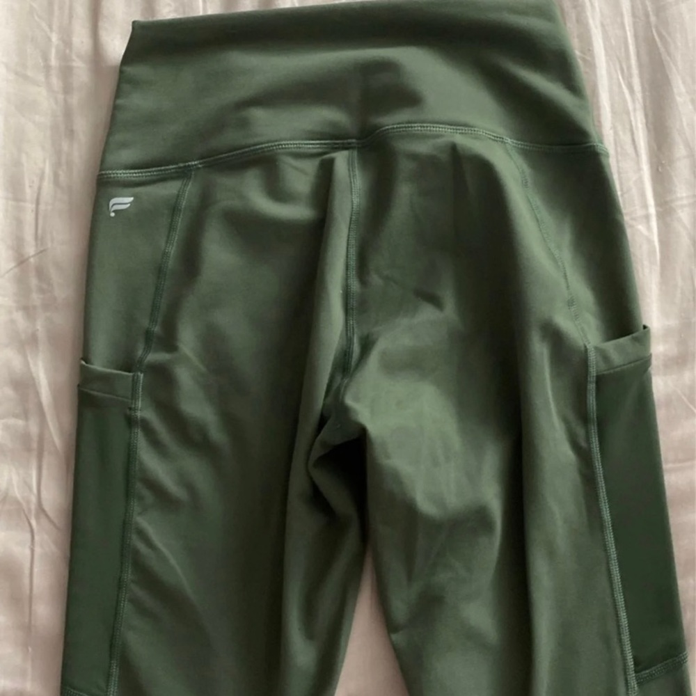 Fabletics on-the-go leggings in Safari